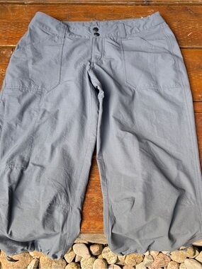 Patagonia Women’s Gray Quickdry Adventure Capris